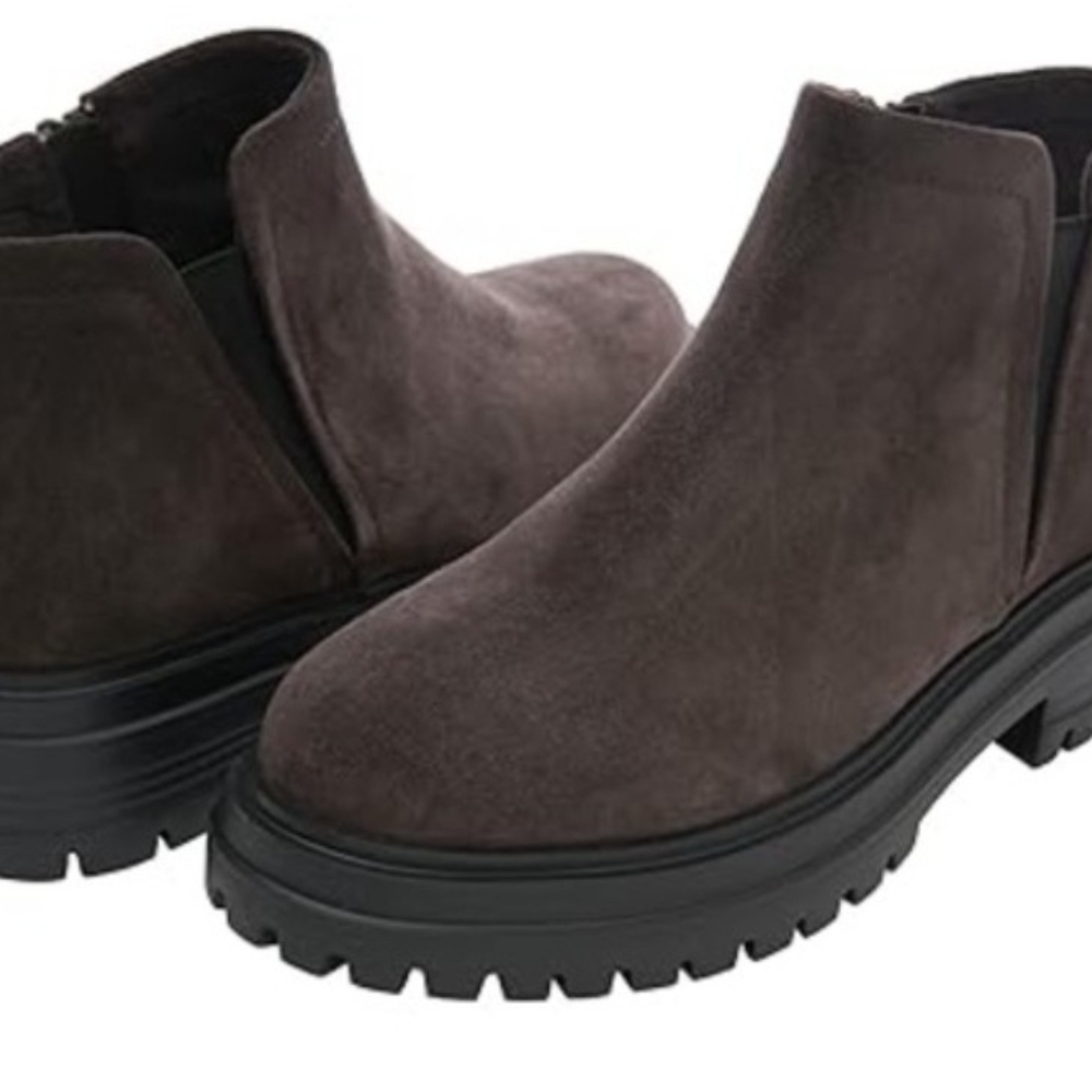Vaneli Dark Brown Suede Womans Boots Size 8 M